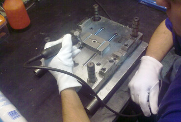 REPAIR OF INJECTION MOULDS